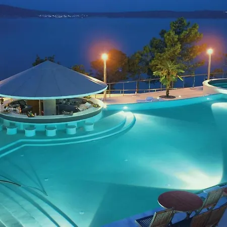 Nice In With Outdoor Swimming Pool, Sauna And Swimming Pool Apartment Novi Vinodolski