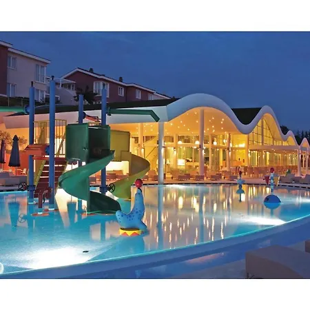 Nice In With Outdoor Swimming Pool, Sauna And Swimming Pool *